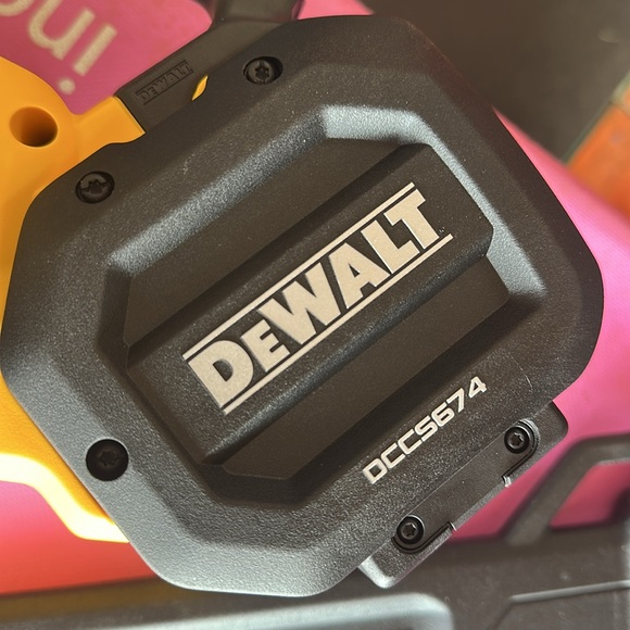 Dewalt 60v chainsaw. Tool only - Picture 4 of 5